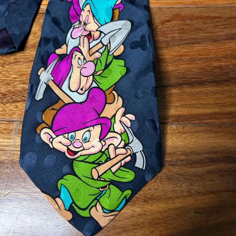 Disney‎ Store 7 Dwarfs Tie 100% Silk Novelty Cartoon Necktie Snow White